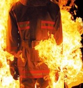 消防士の防火服でシェア５０％、小林防火服